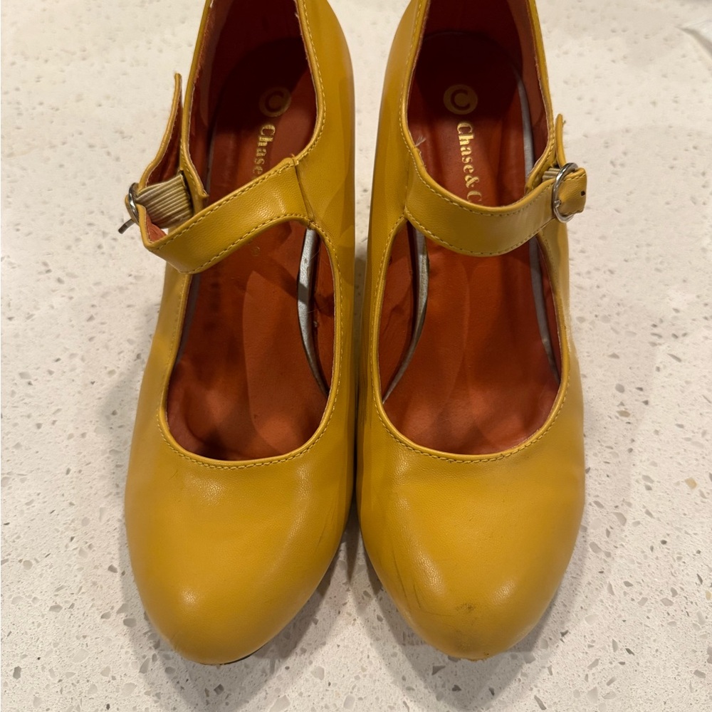 Chase + Chloe Mustard Kimmy Mary Jane Size 9 Heels